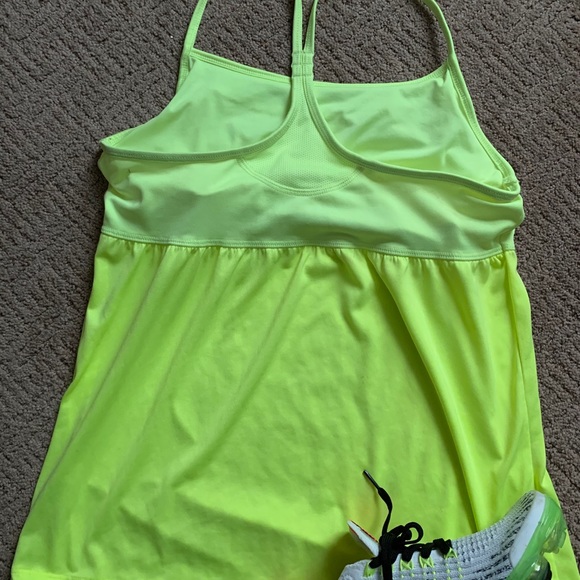 Champion women’s tank top with built in bra🏃🏽‍♀️ - Picture 5 of 5